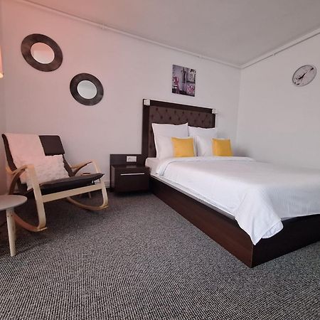 Onyx - Radiance Aparthotel Brasov Exterior photo